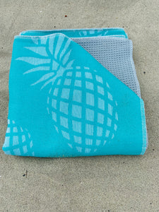 Pineapple surf golf towel